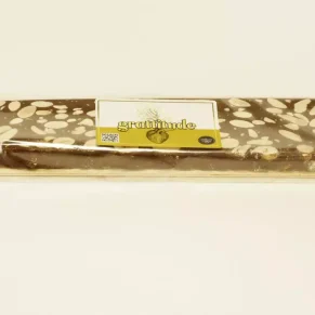Turrón de chocolate y almendras