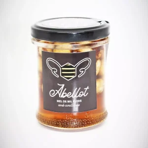 Raw honey with hazelnuts